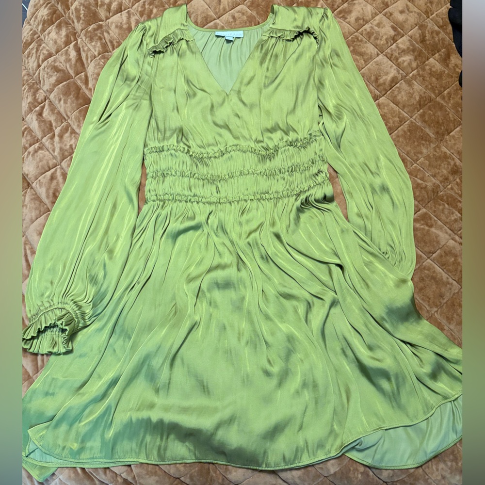 Green Long sleeve dress